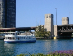BCau Chicago River