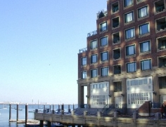 Harbor hotel
